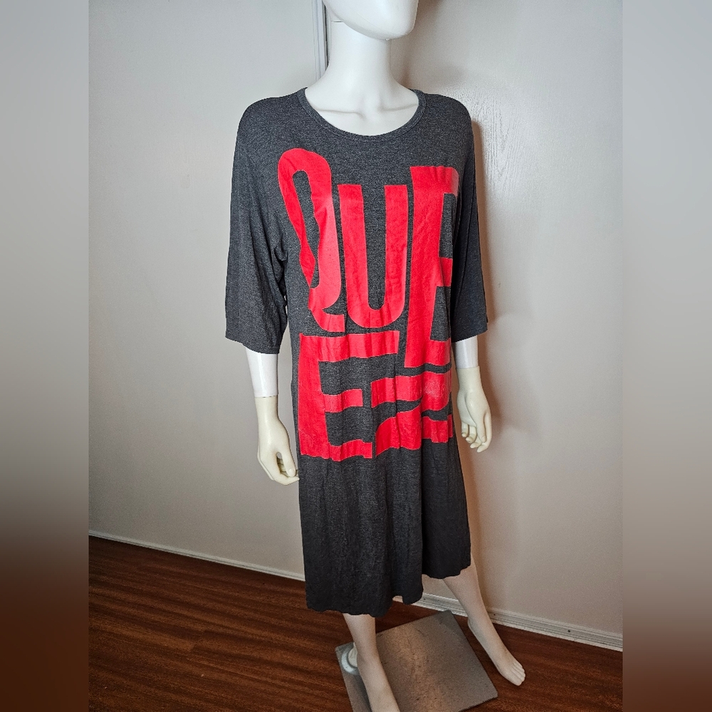 QUEEN Oversized Gray Tunic Dress with Bold Red Graphic Size XS